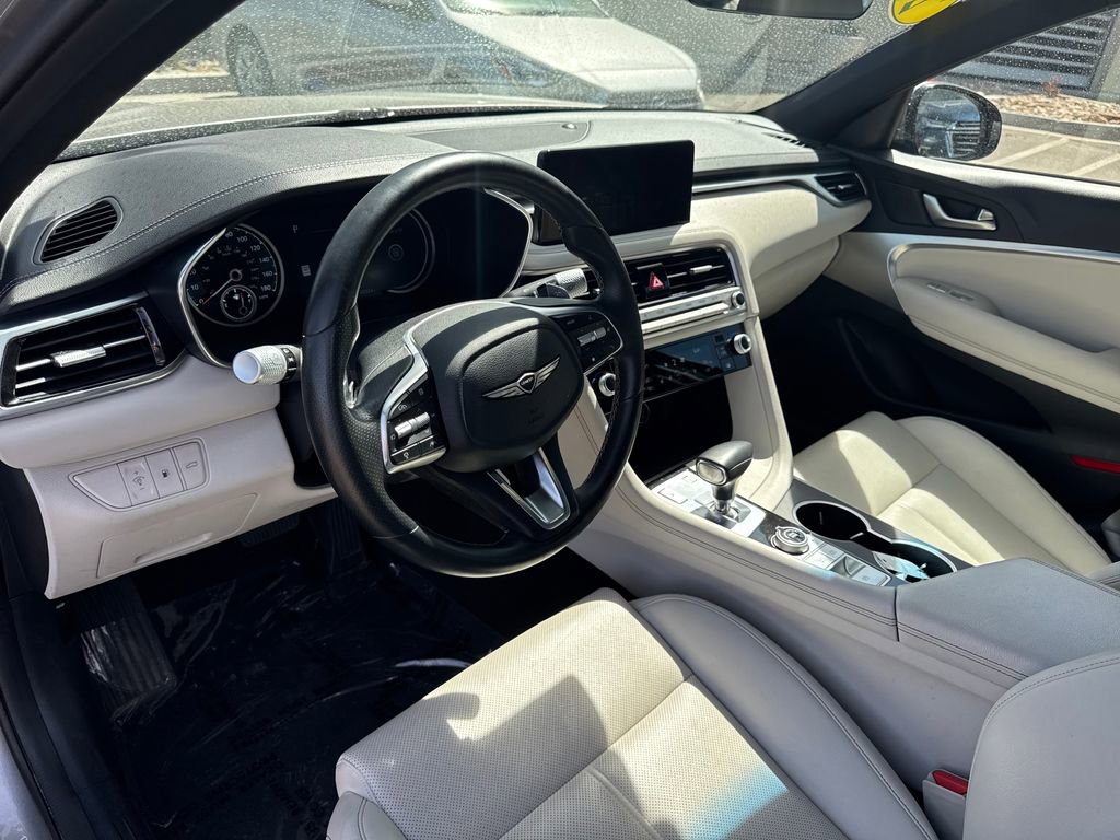 Used 2024 Genesis G70 2.5T image 15
