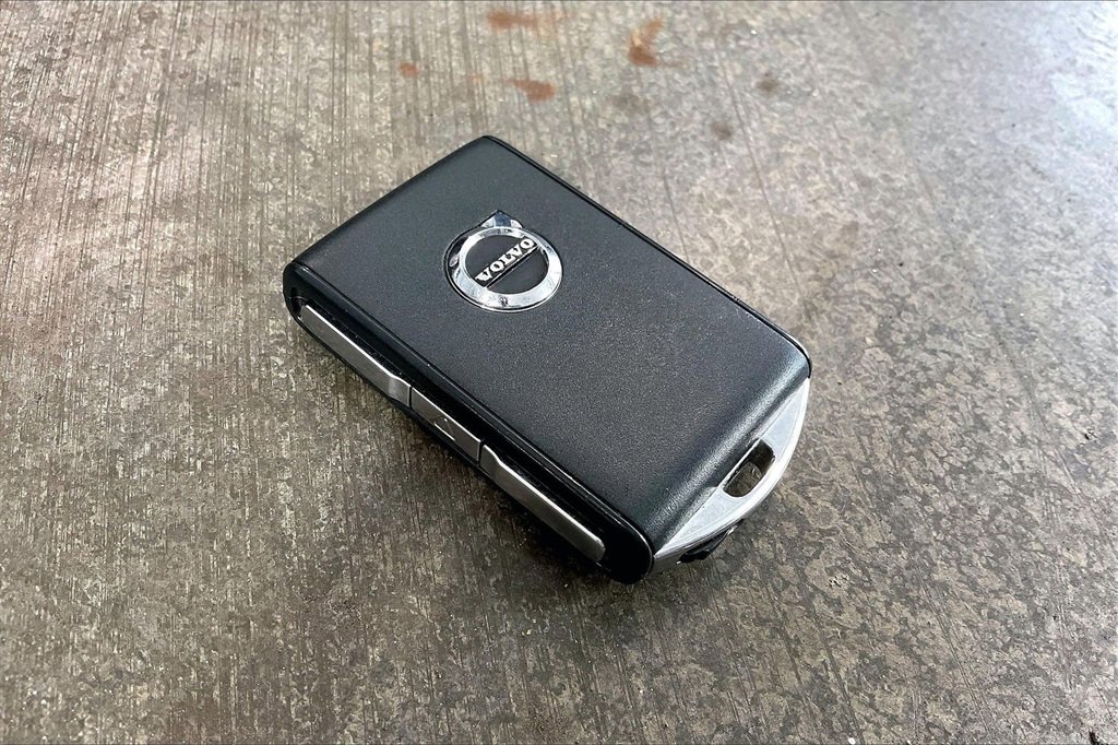 Used 2023 Volvo XC40 B4 Plus w/ Driver Assist Package image 11