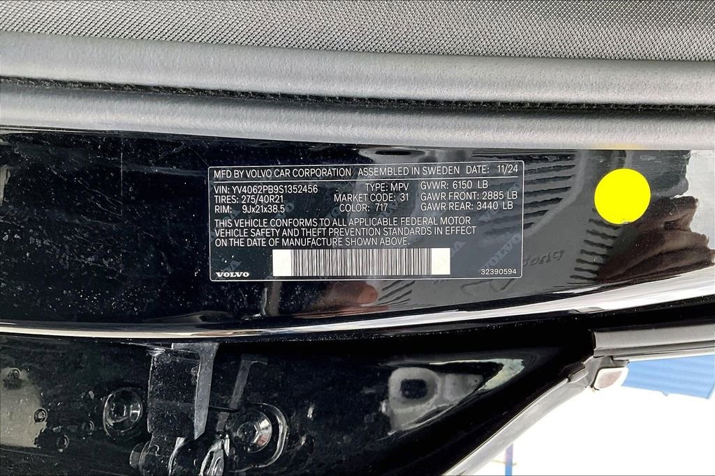 Certified 2025 Volvo XC90 B6 Plus image 18