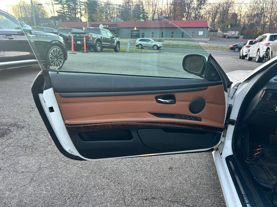 Used 2013 BMW 335i Convertible image 14