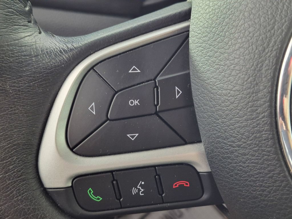 Used 2023 Jeep Renegade Latitude w/ Premium Group AWD/4WD image 17