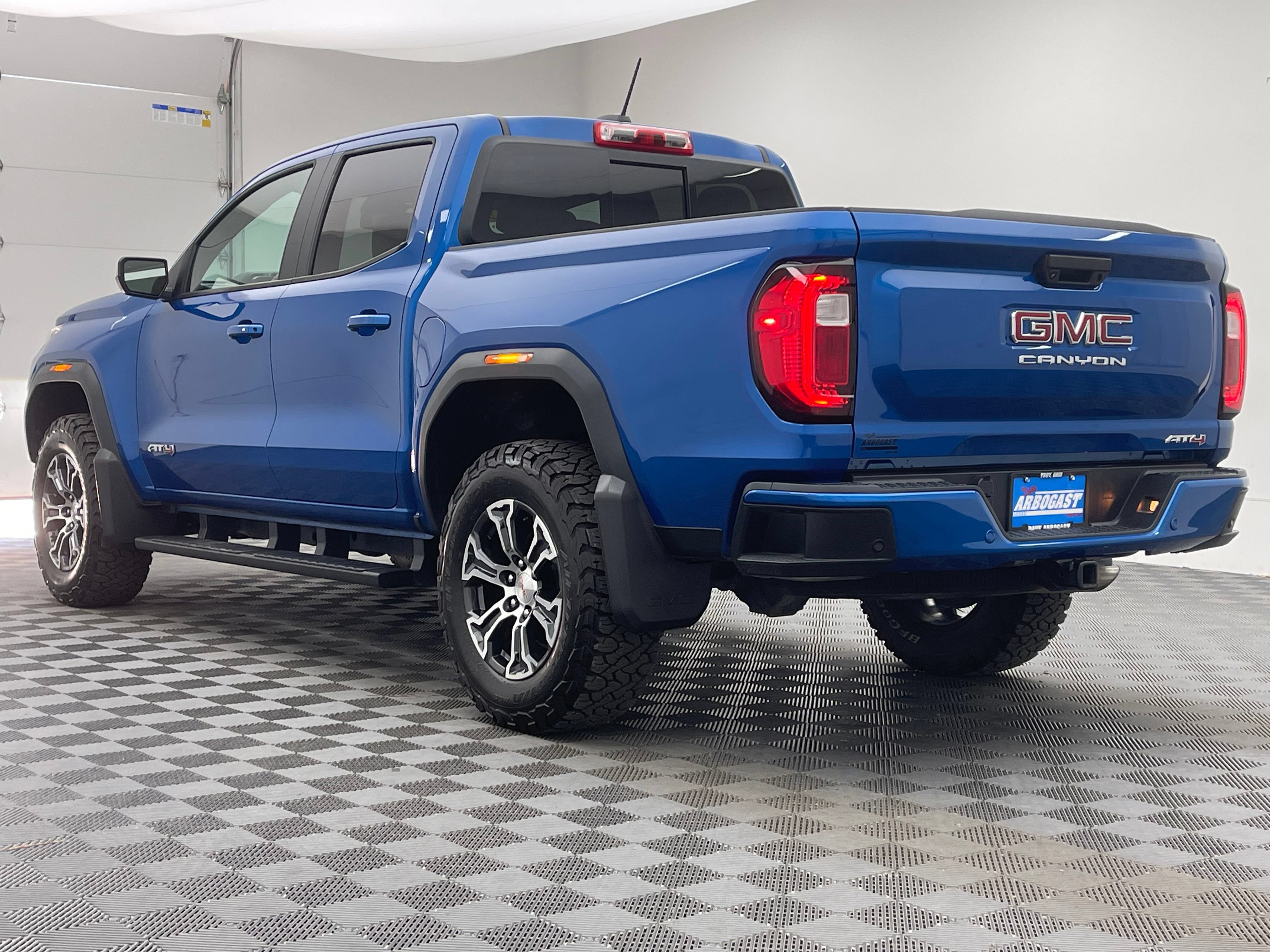 Used 2023 GMC Canyon AT4 w/ Canyon Safety Plus Package AWD/4WD image 10
