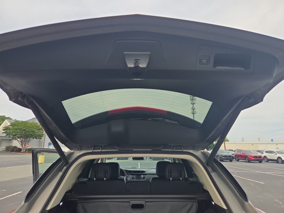 Used 2018 Cadillac XT5 Premium Luxury AWD/4WD image 18