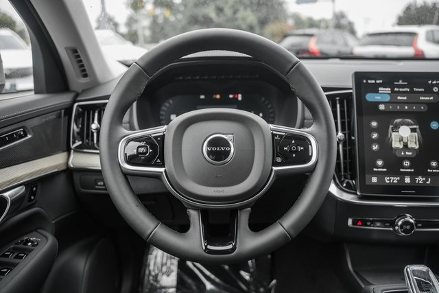 New 2026 Volvo XC90 B6 Plus w/ Protection Package Premier image 28