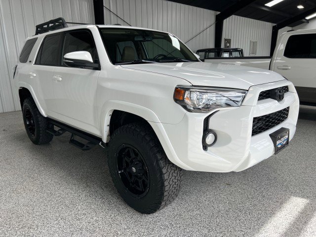 Used 2014 Toyota 4Runner SR5 Premium image 4