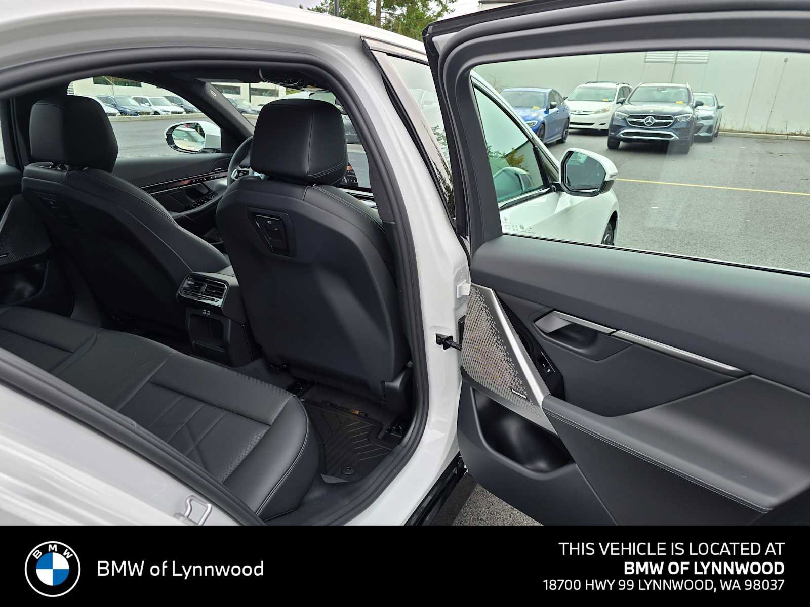 New 2026 BMW i5 eDrive40 w/ M Sport Package AWD/4WD image 13