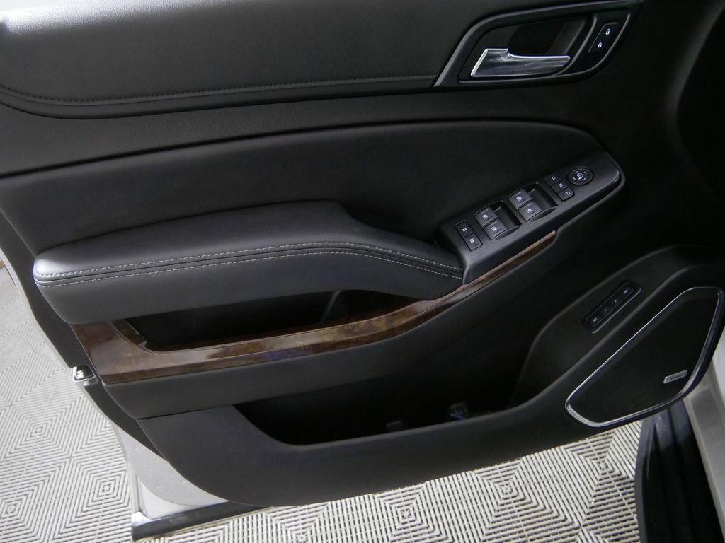 Used 2020 Chevrolet Suburban LT image 13