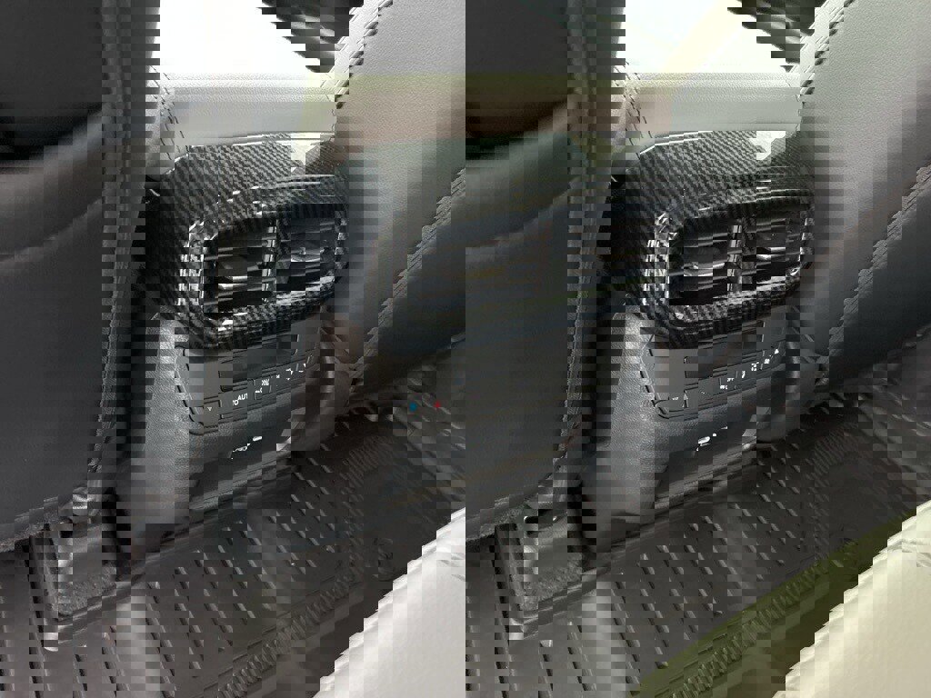 Used 2025 Honda Pilot Touring image 16