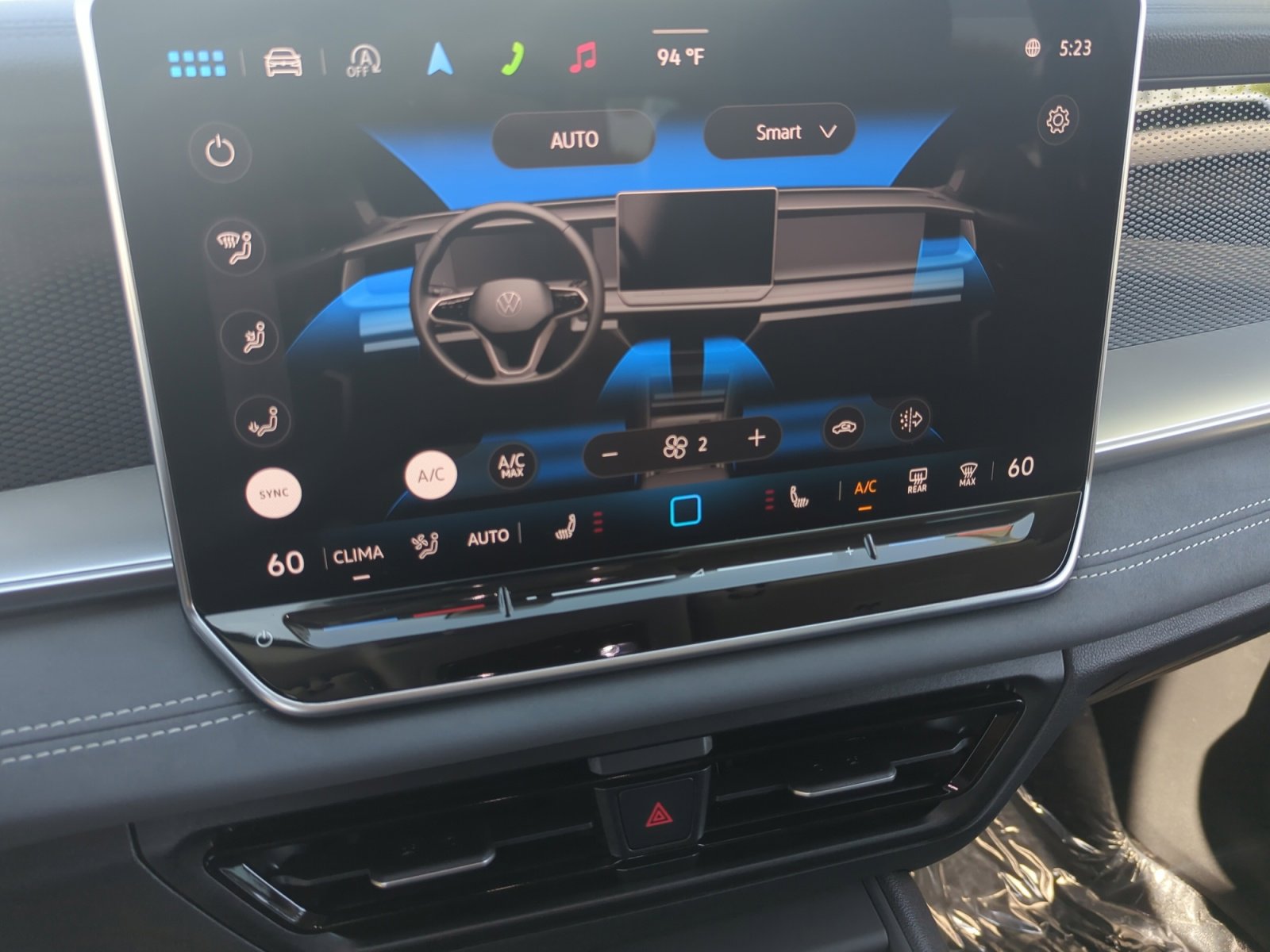 New 2025 Volkswagen Tiguan SE image 12