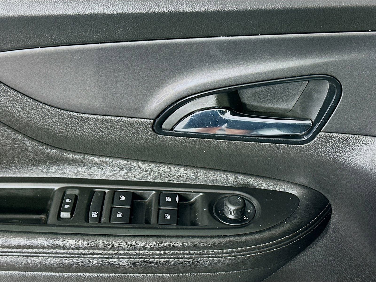 Used 2019 Buick Encore Sport Touring w/ Safety Package FWD image 18