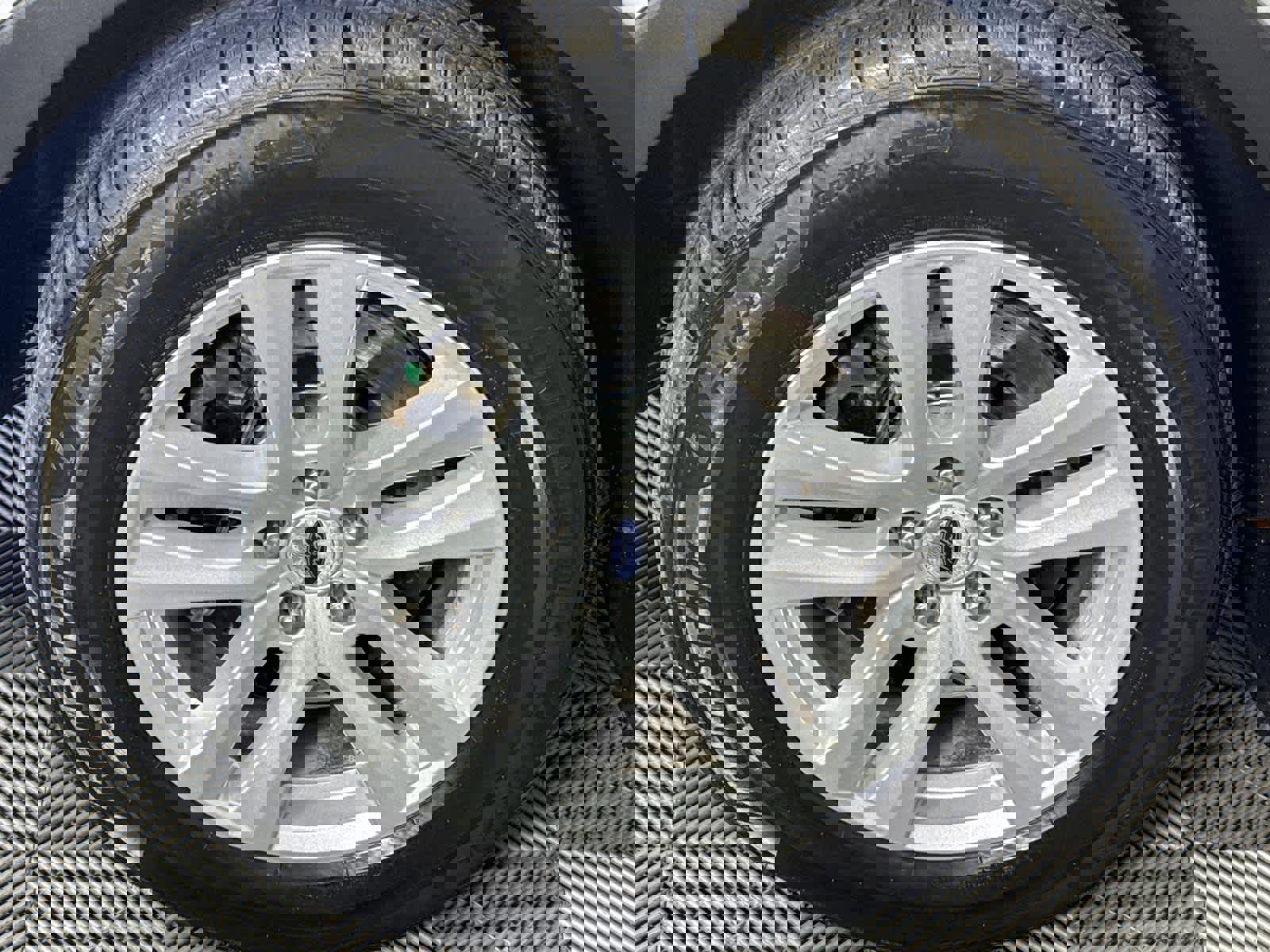 Used 2018 Ford Explorer XLT image 10