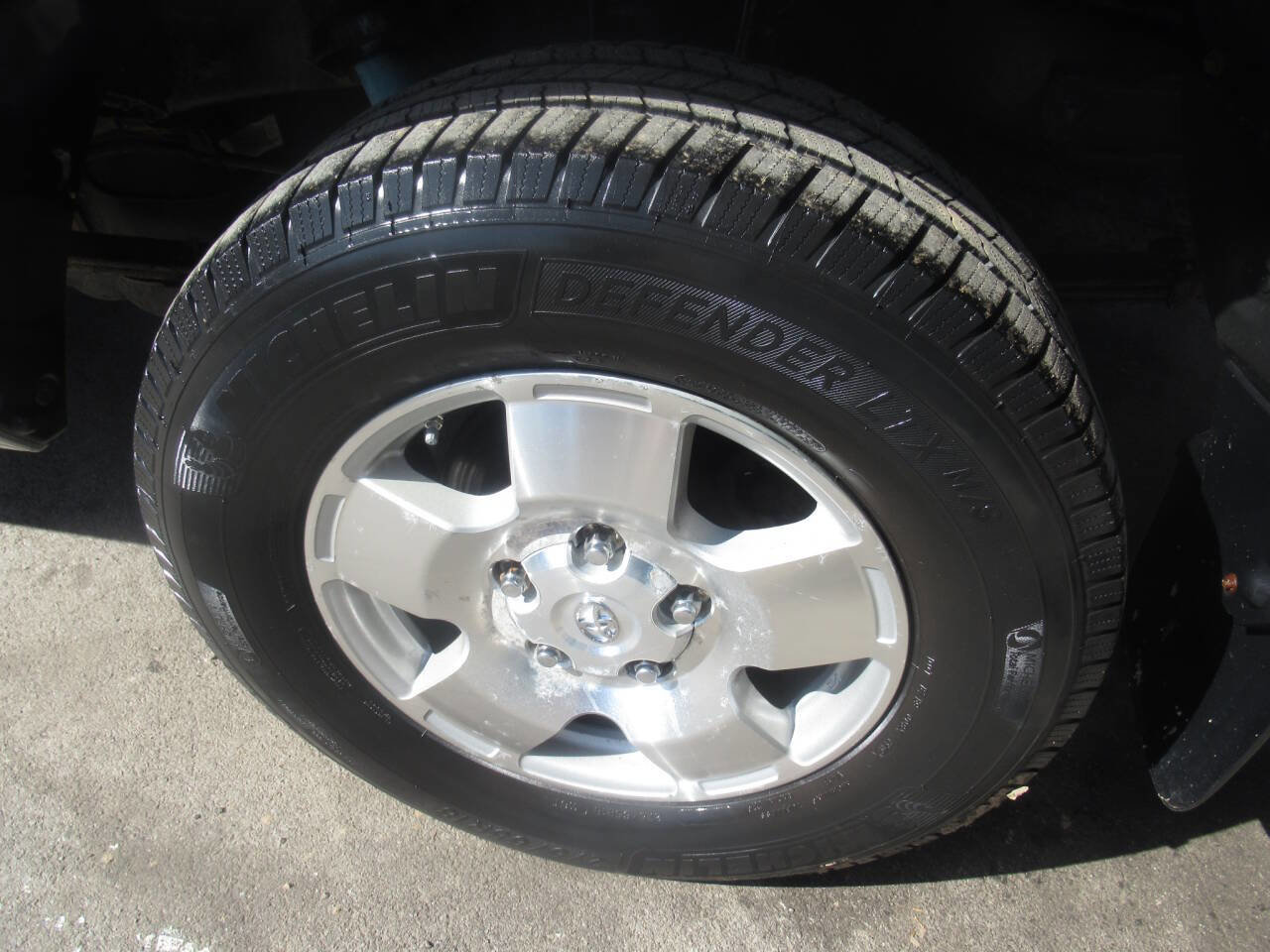 Used 2012 Toyota Tundra 4x4 Double Cab w/ TRD Off-Road Pkg image 11