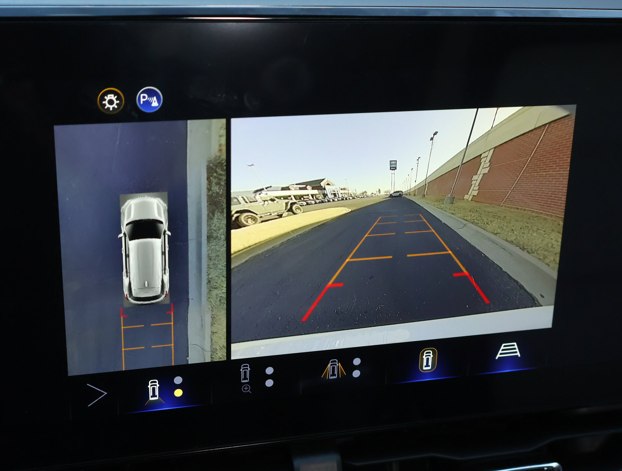 New 2026 Chevrolet Equinox ACTIV w/ Convenience Package III image 19