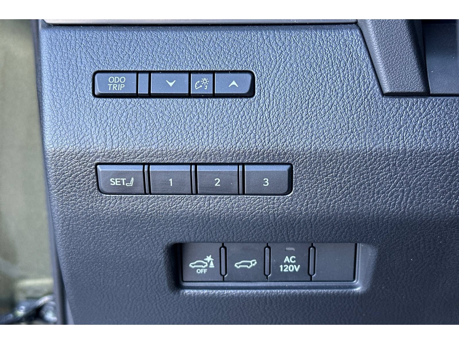 Used 2025 Lexus GX 550 w/ Accessory Package (CT) AWD/4WD image 32