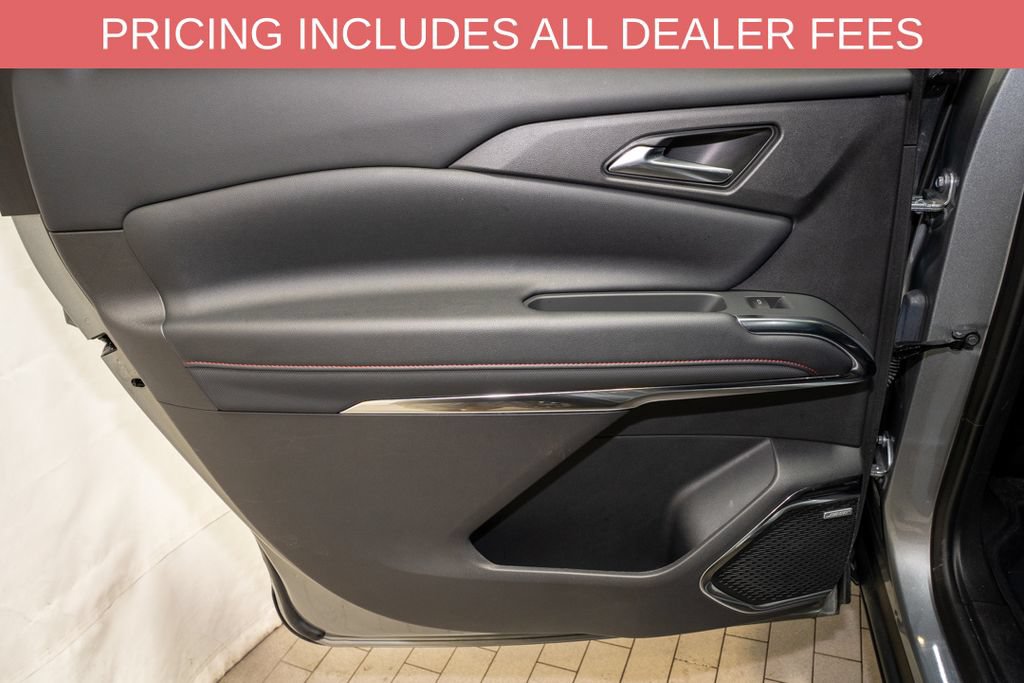 Used 2025 Chevrolet Traverse Z71 w/ Enhanced Driving Package AWD/4WD image 13