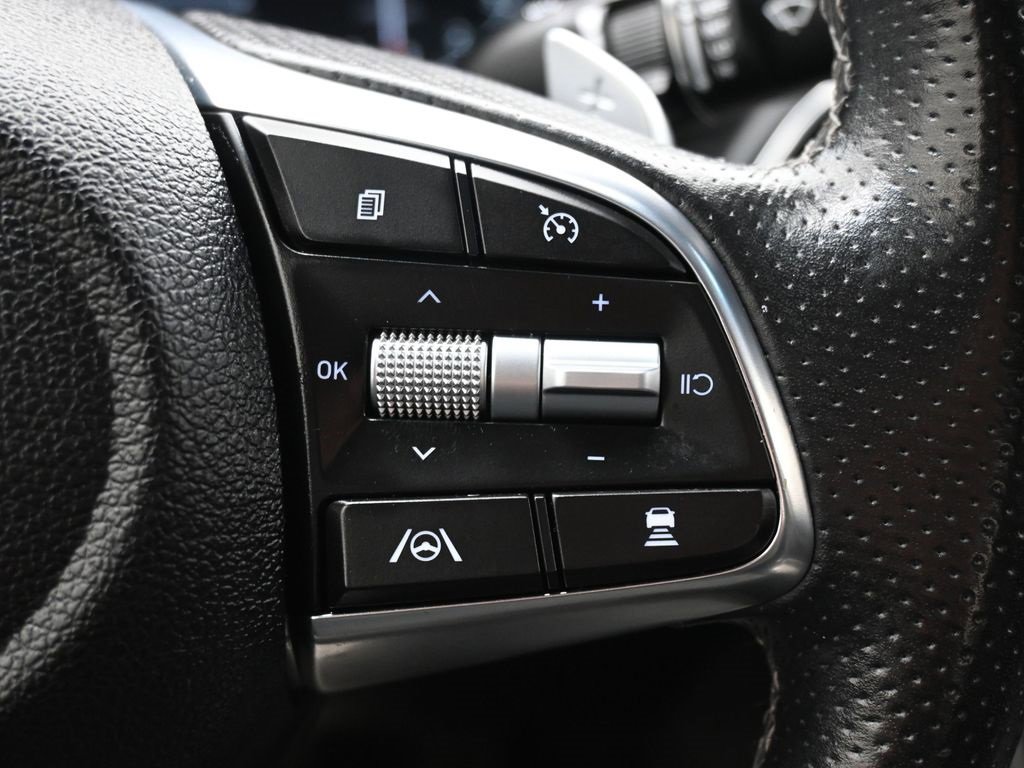 Used 2022 Genesis G70 2.0T image 21