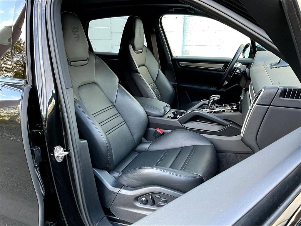 Certified 2023 Porsche Cayenne S Platinum image 12