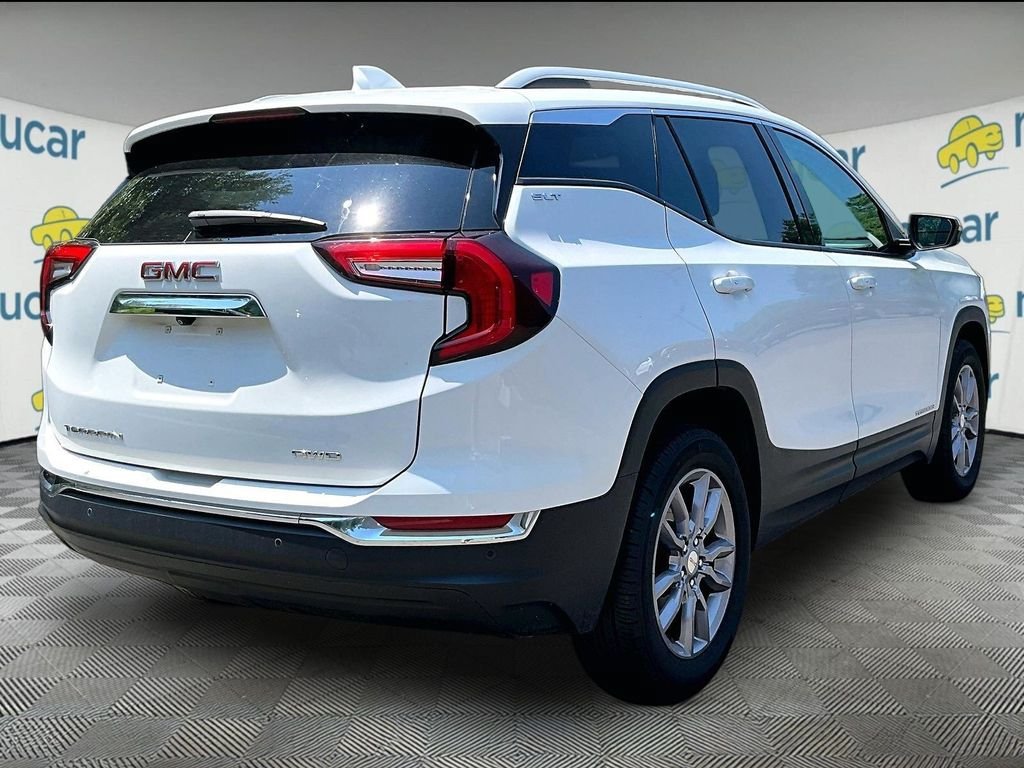 Used 2023 GMC Terrain SLT w/ Tech Package AWD/4WD image 7
