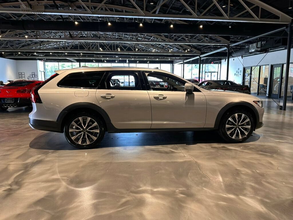 Used 2025 Volvo V90 B6 Cross Country Plus w/ Protection Package Premier AWD/4WD image 6