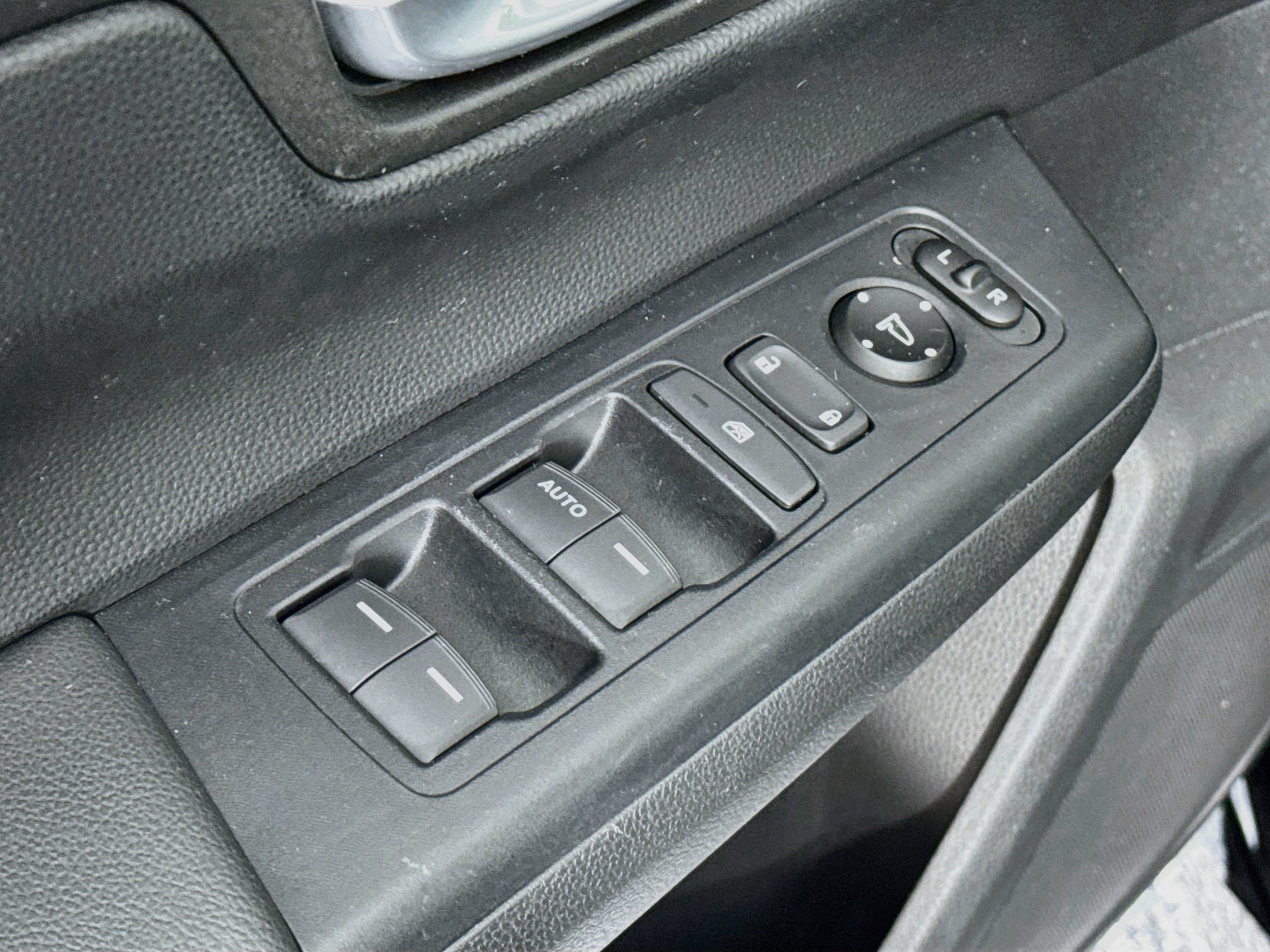 Used 2024 Honda CR-V LX image 17