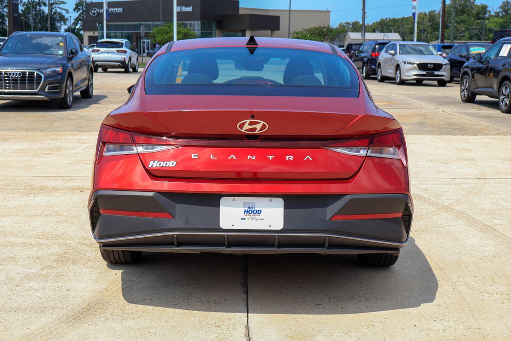 Used 2024 Hyundai Elantra SEL FWD image 19