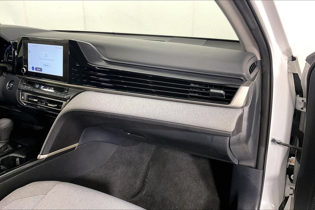 Used 2025 Toyota Camry LE FWD image 18