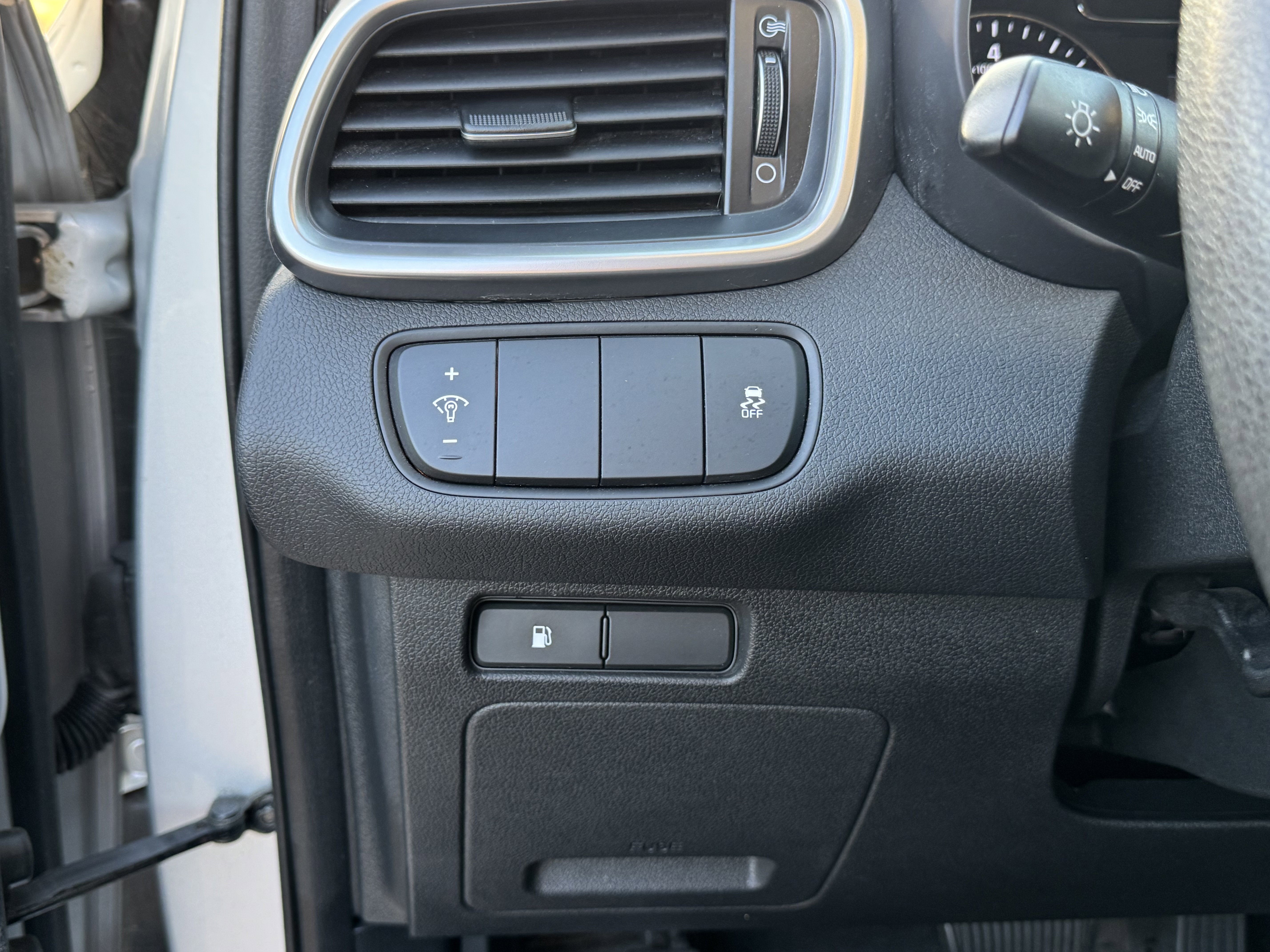 Used 2020 Kia Sorento L image 19