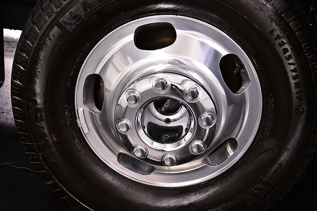 Used 2025 Ford F350 Platinum image 9