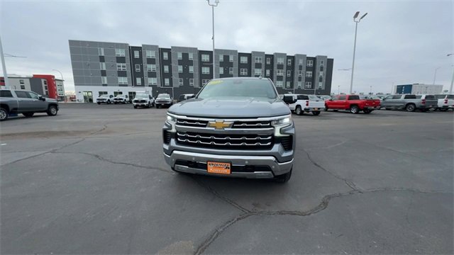 Used 2023 Chevrolet Silverado 1500 LTZ image 3