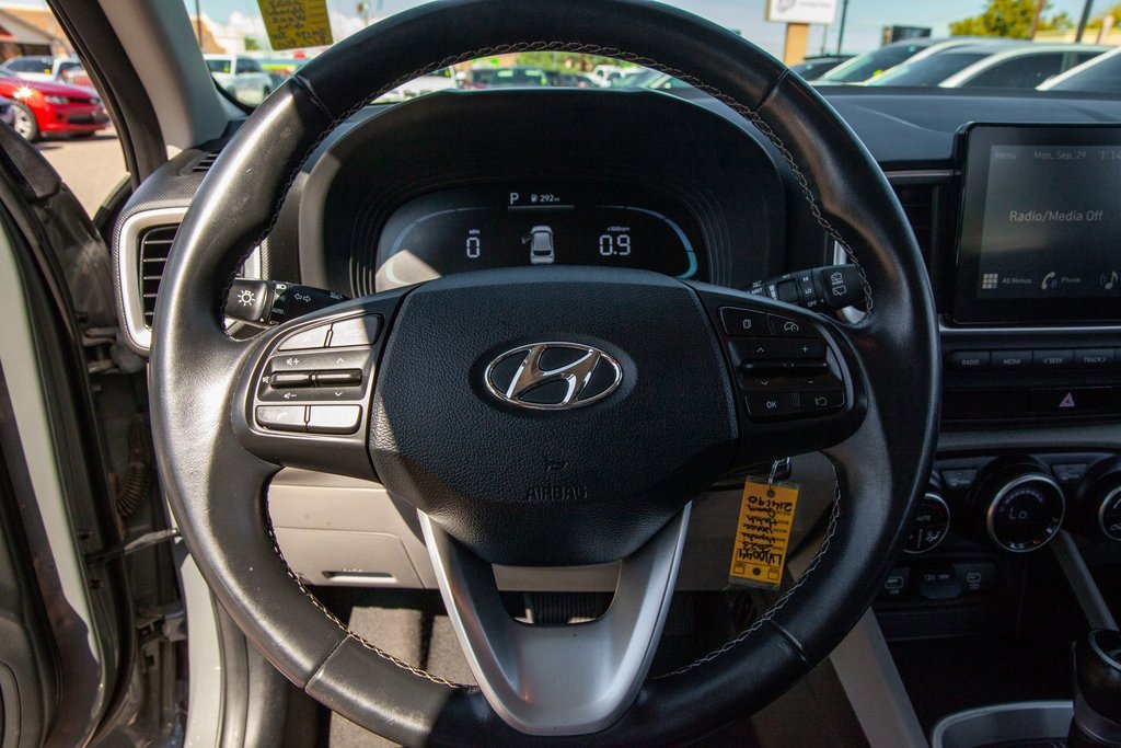 Used 2023 Hyundai Venue SEL image 17