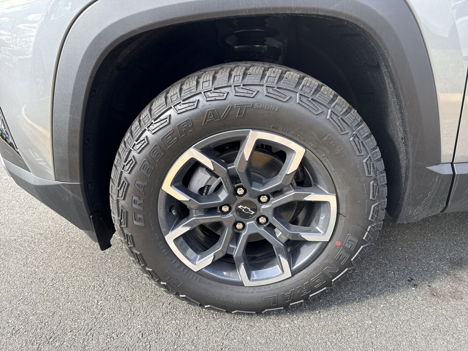 New 2026 Chevrolet Equinox ACTIV FWD image 12