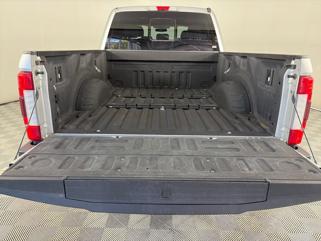 Used 2017 Ford F250 Platinum w/ Platinum Ultimate Package AWD/4WD image 28