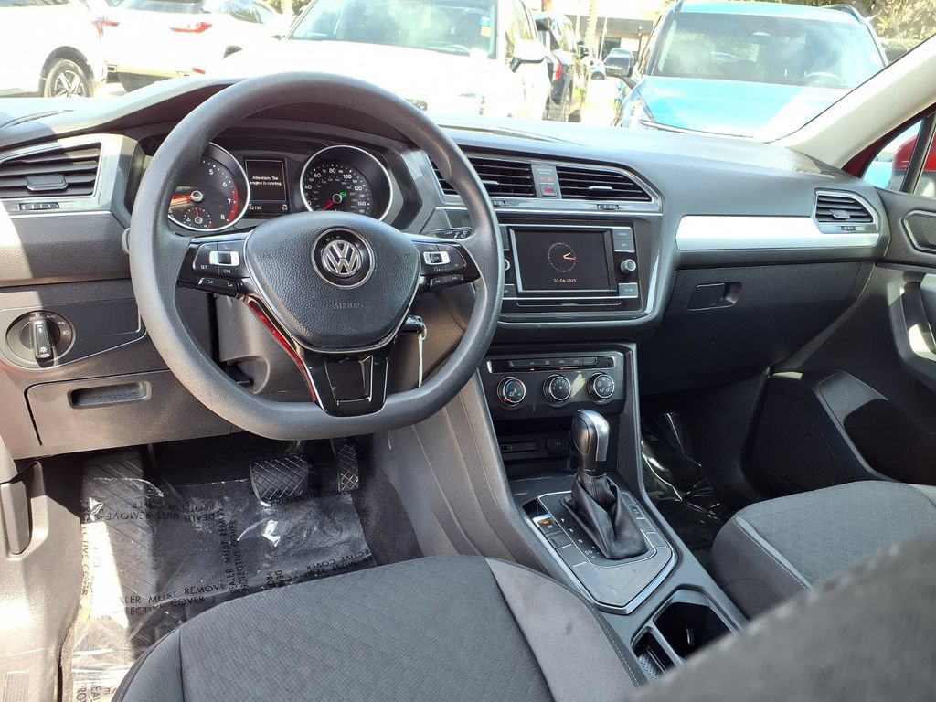 Used 2018 Volkswagen Tiguan S FWD image 11