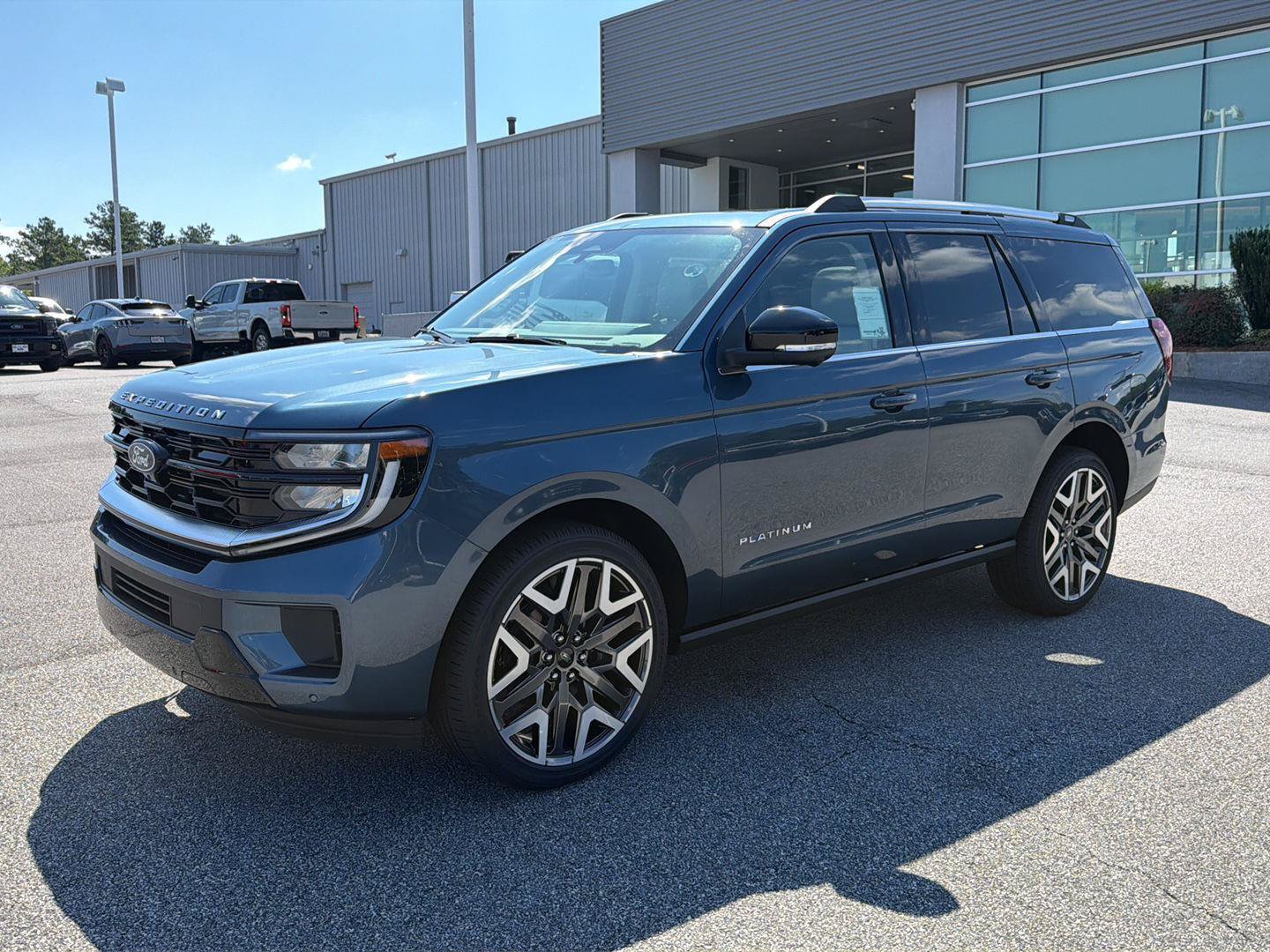 New 2027 Ford Expedition Platinum w/ Platinum Ultimate Package AWD/4WD image 2