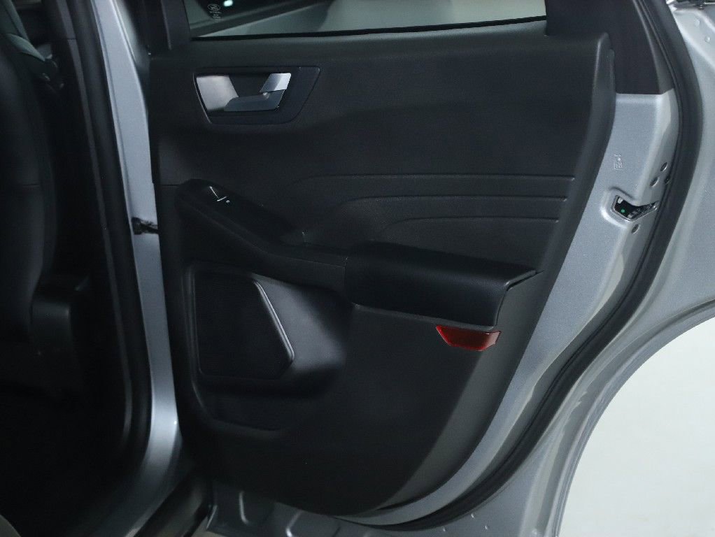 Used 2023 Ford Escape SE image 30