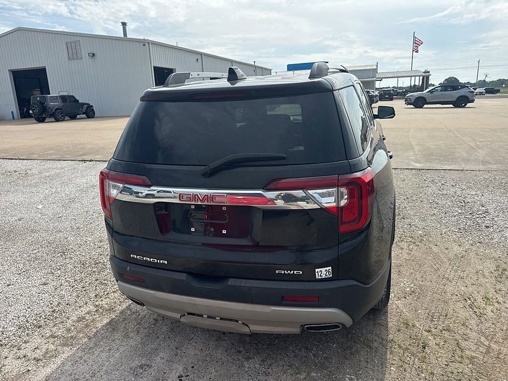Used 2023 GMC Acadia SLT AWD/4WD image 4