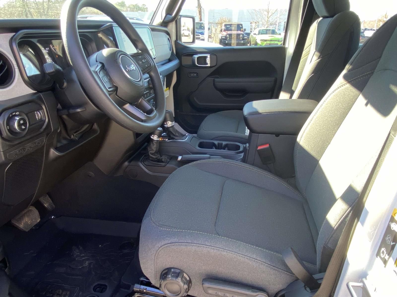 New 2026 Jeep Gladiator Sport AWD/4WD image 15