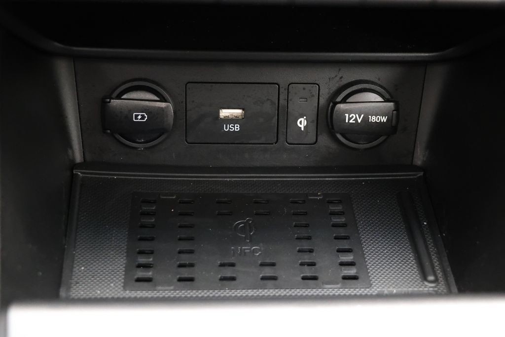 Used 2023 Hyundai Kona Limited AWD/4WD image 29