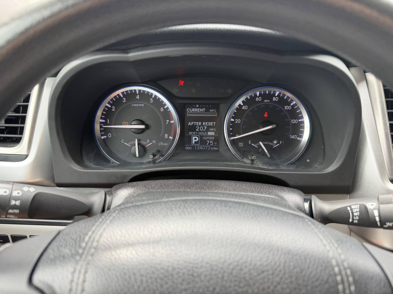 Used 2015 Toyota Highlander LE AWD/4WD image 26