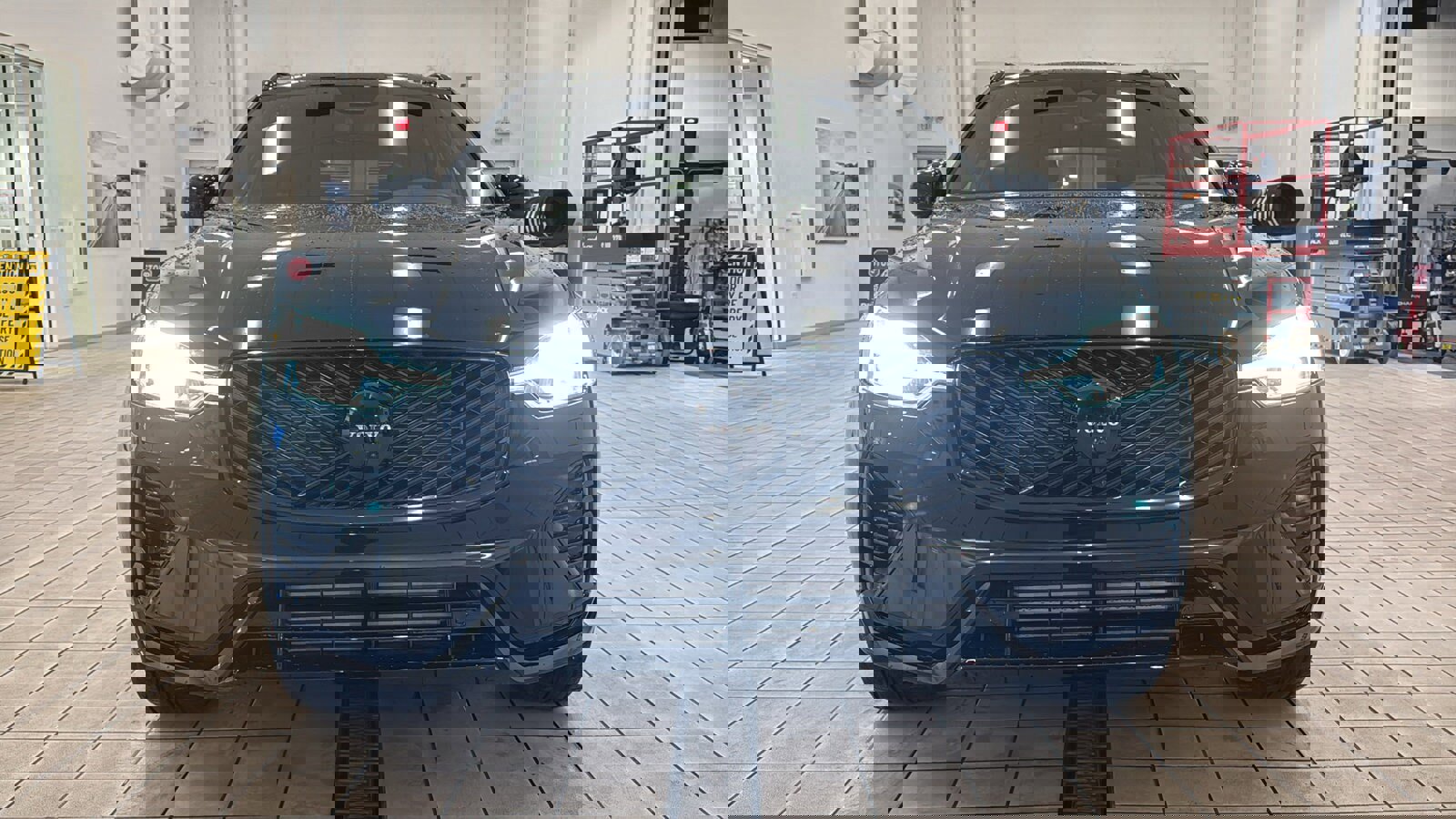 New 2026 Volvo XC60 T8 Ultra w/ Protection Package Premier image 10