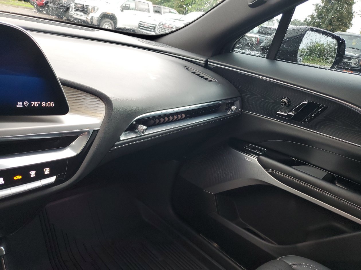 Used 2024 Cadillac Lyriq Sport w/ LPO, Floor Liner Package AWD/4WD image 26
