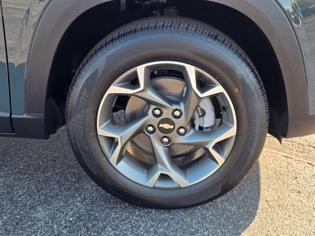 New 2026 Chevrolet Trax LT w/ Driver Confidence Package FWD image 16
