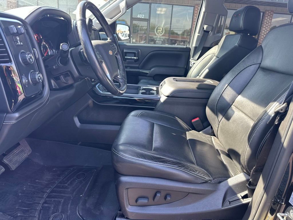 Used 2018 Chevrolet Silverado 1500 LTZ Z71 w/ LTZ Plus Package AWD/4WD image 17