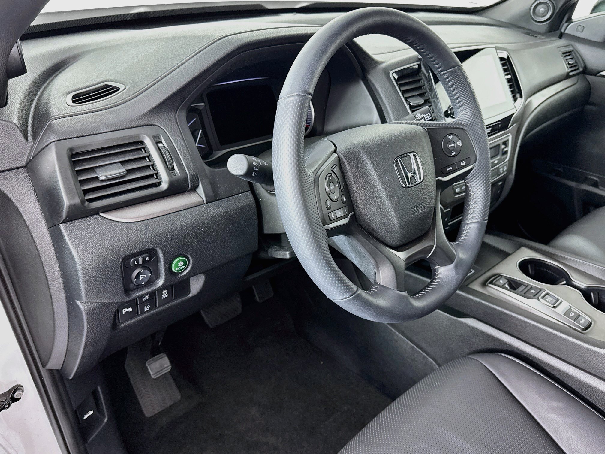 Certified 2025 Honda Passport EX-L image 9
