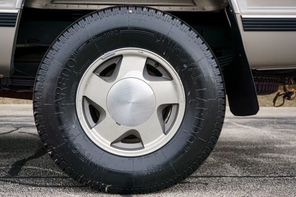 Used 1998 Chevrolet Silverado 1500 4x4 Extended Cab w/ Preferred Equipment Group 2 image 35