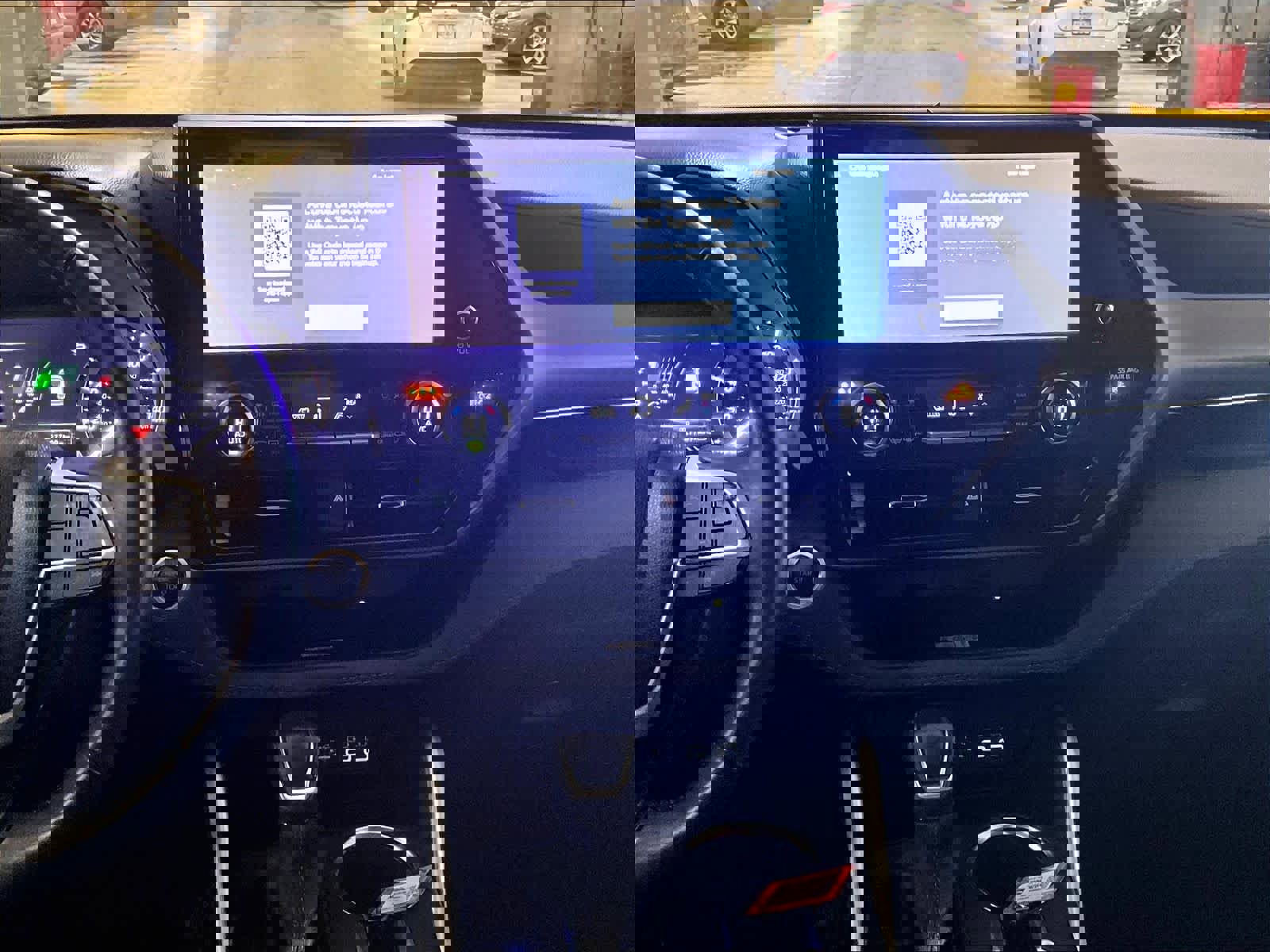 Used 2024 Toyota Highlander XLE image 19