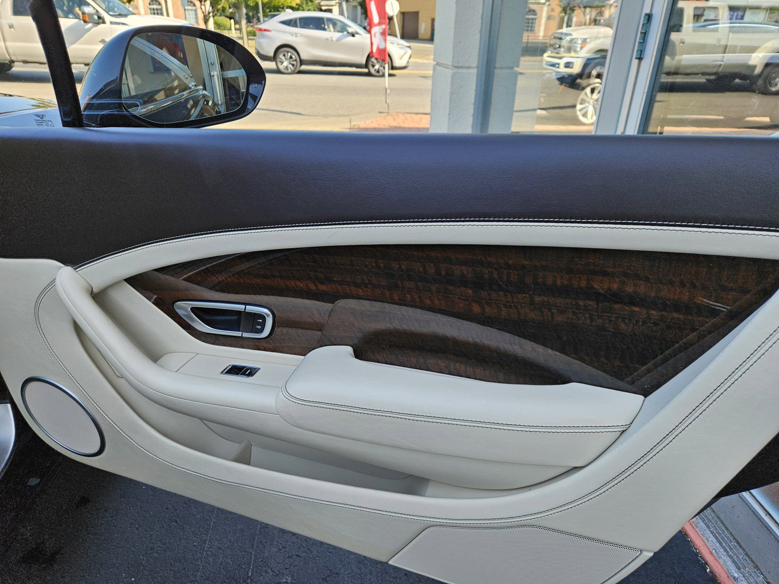 Used 2016 Bentley Continental GT image 28