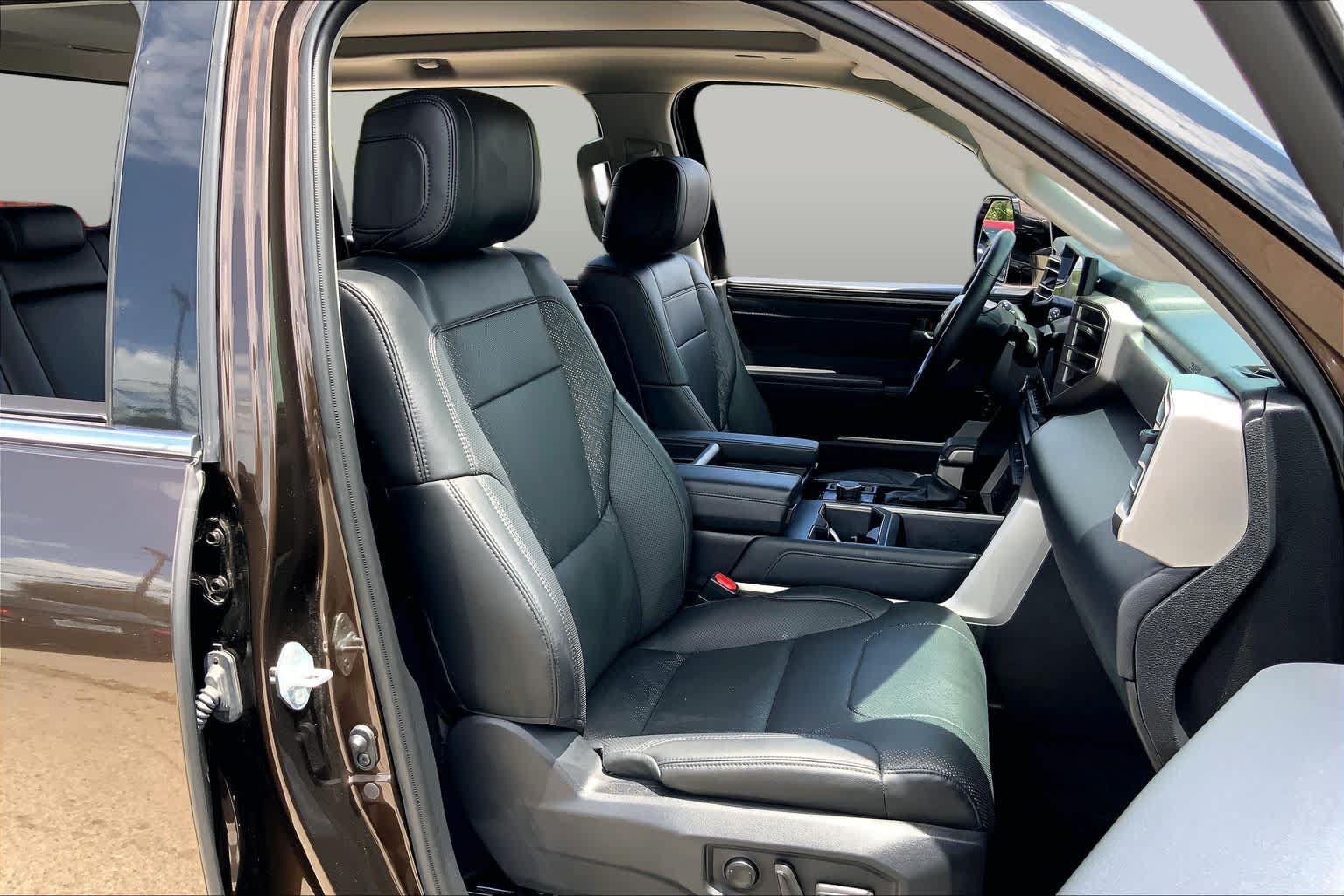Used 2023 Toyota Tundra Limited AWD/4WD image 9