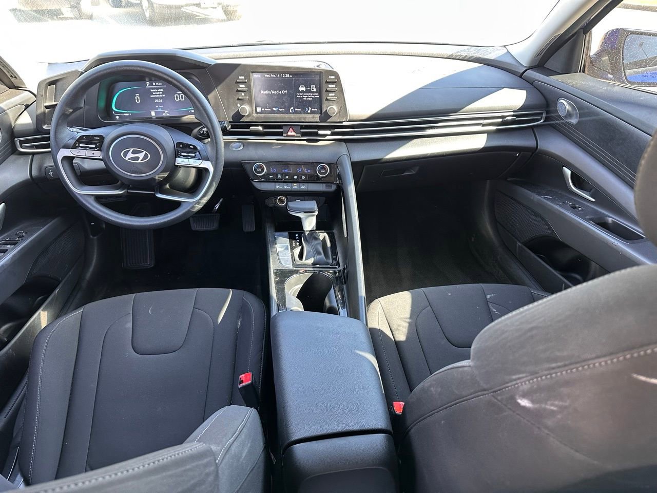 Used 2025 Hyundai Elantra Blue image 20