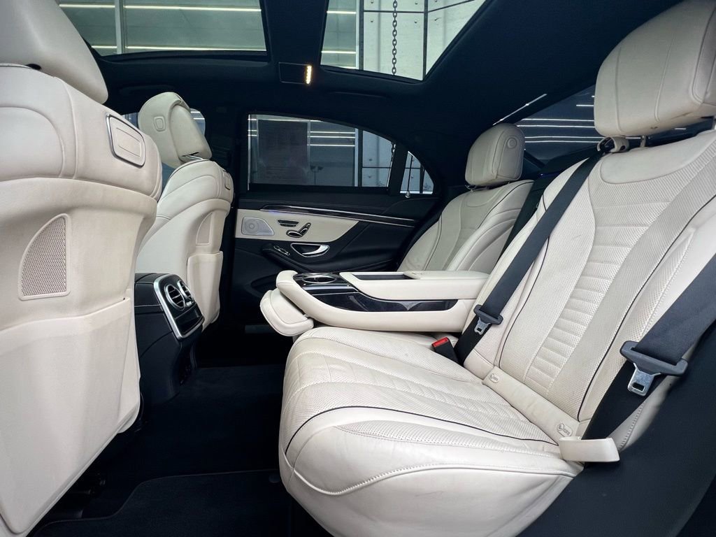 Used 2018 Mercedes-Benz S 560 Sedan image 23